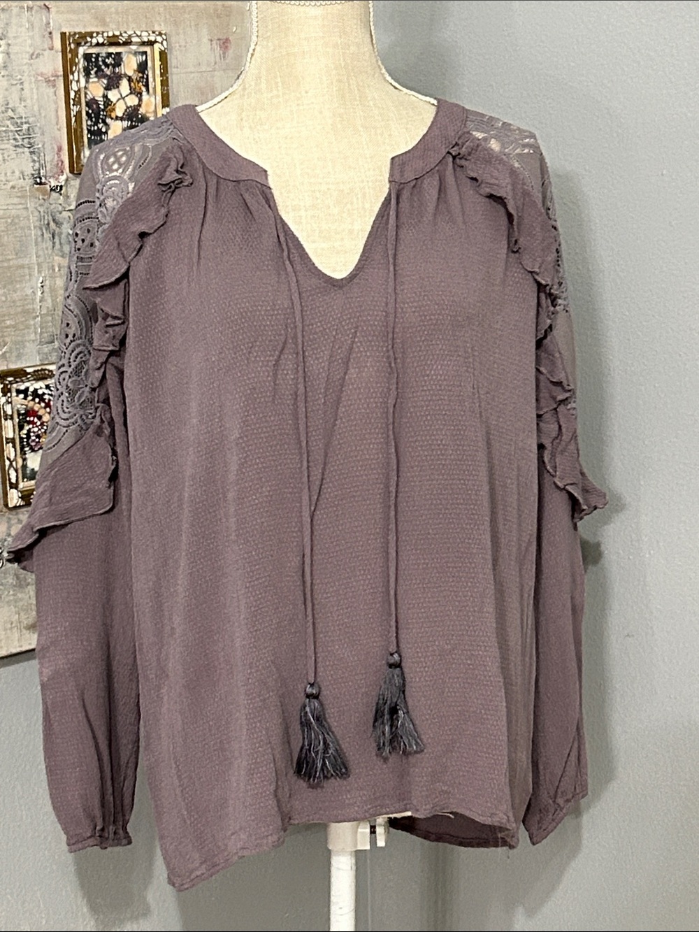 Knox Rose Mauve Lace-Shoulder Peasant Blouse